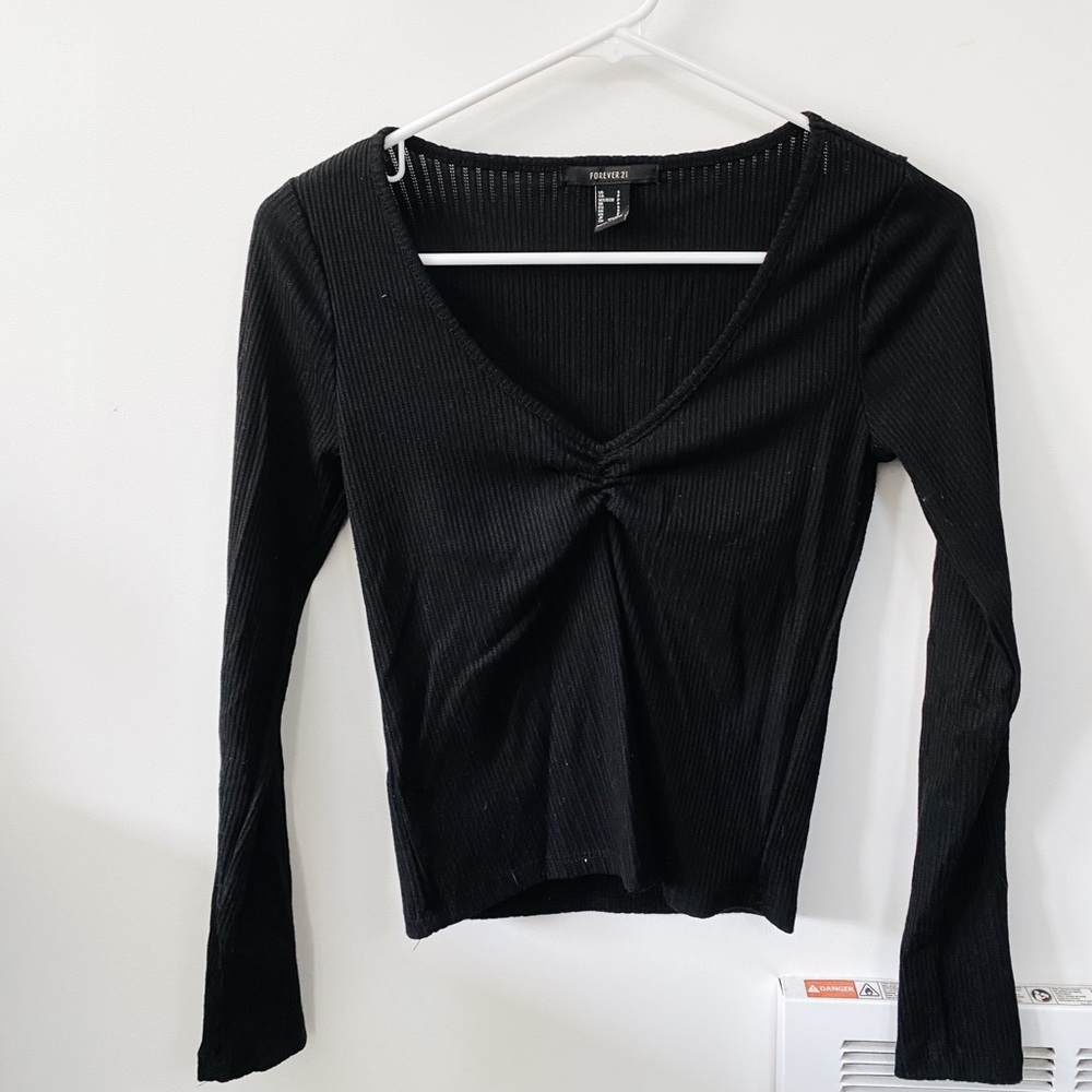 Black forever 21 v neck